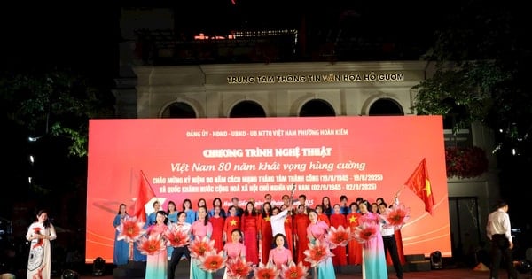 Highlights of the art program "Vietnam 80 years of aspiration for power"