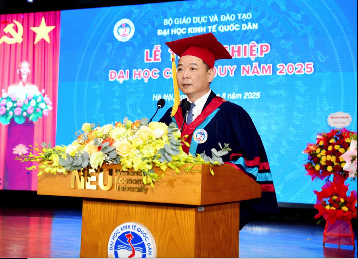 Hơn 50% sinh viên ĐH Kinh tế Quốc dân tốt nghiệp loại xuất sắc- Ảnh 1.