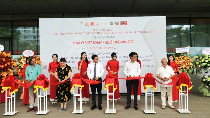 Painting exhibition "Hello Vietnam - My Homeland" by artist Ngo Ba Hoang