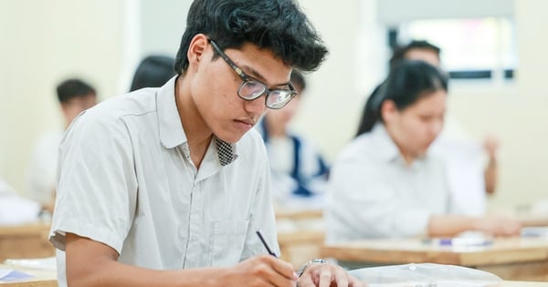 하노이 의대 입학 성적 발표…일부 전공 6점 가까이 하락