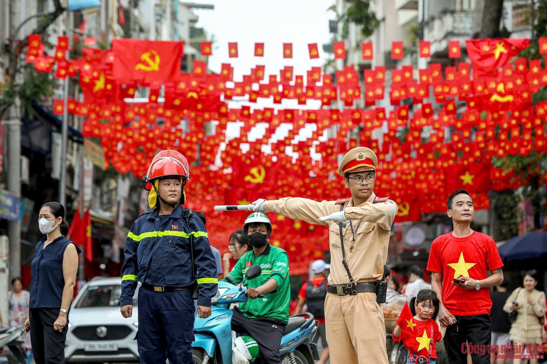 Adjusting road closure time on August 24, serving parades and marches