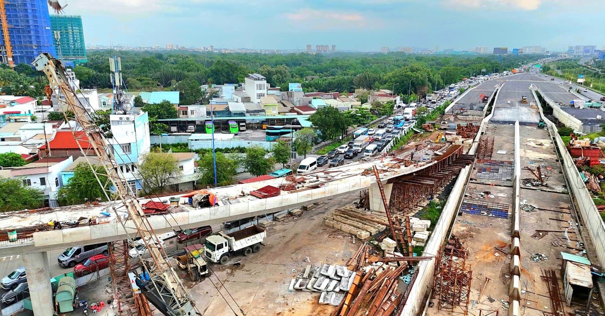 ការផ្លាស់ប្តូរ An Phu មានហានិភ័យនៃការពន្យារពេល 12 ខែ៖ តើមានមនុស្សតិចណាស់ដែលធ្វើការនៅលើគេហទំព័រទេ?