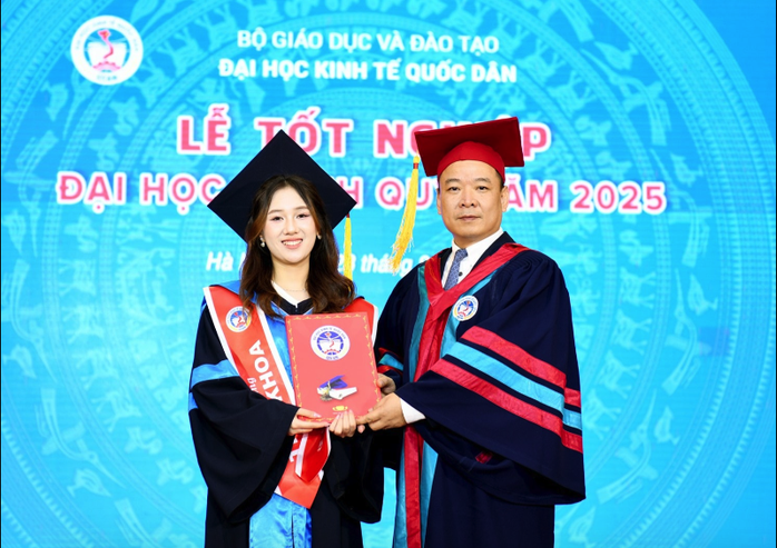 Hơn 50% sinh viên ĐH Kinh tế Quốc dân tốt nghiệp loại xuất sắc- Ảnh 4.