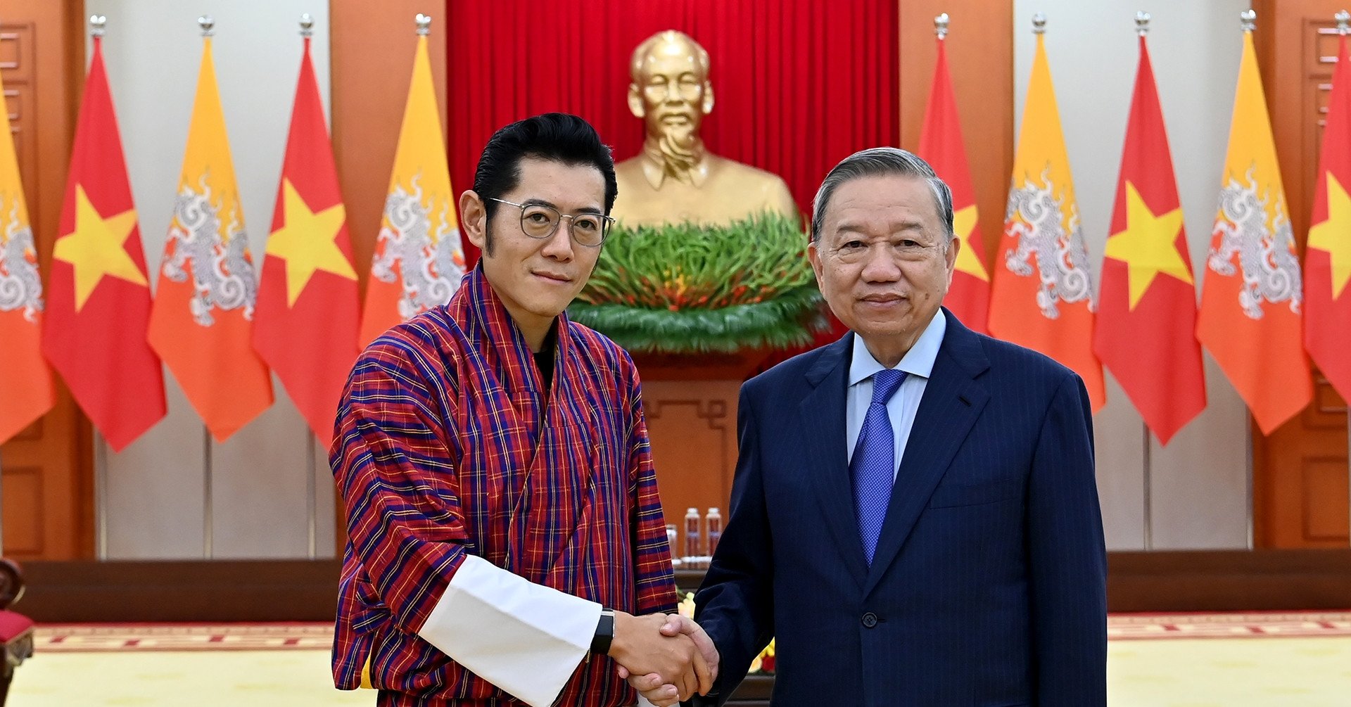 King of Bhutan appreciates Vietnam's endogenous strength