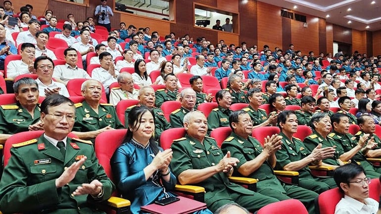 2-cac-dai-bieu.jpg