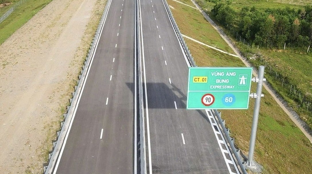 Vung Ang - Bung Expressway is ready to be put into operation.
