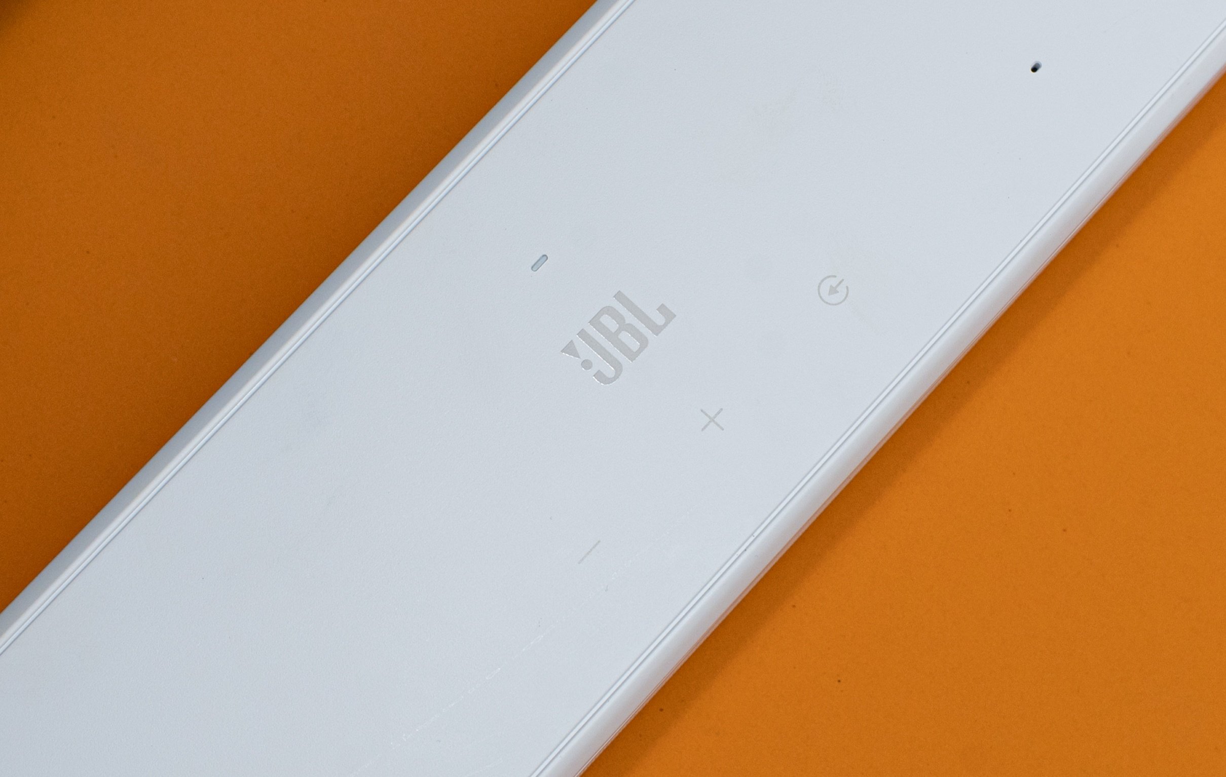 Loa thanh JBL anh 5