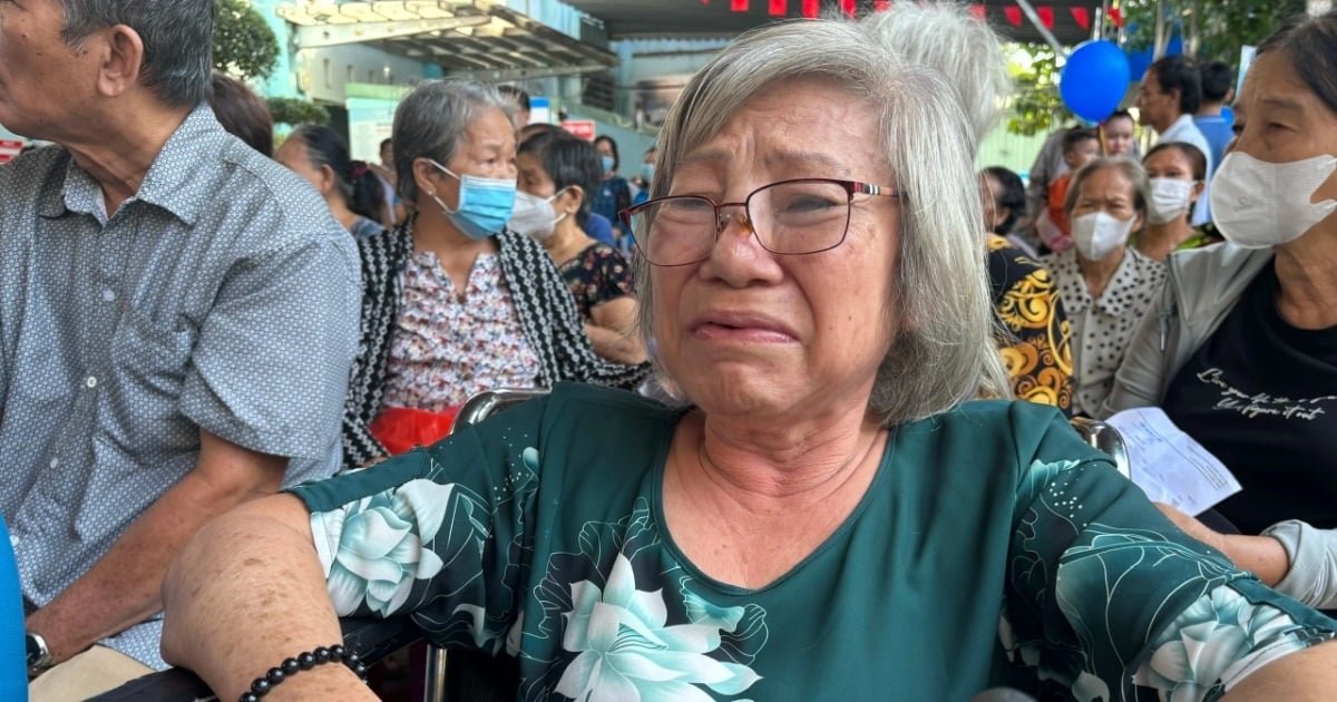 "Tôi chỉ mong có bảo hiểm y tế 100% để được chữa bệnh đến lúc hết đời..."