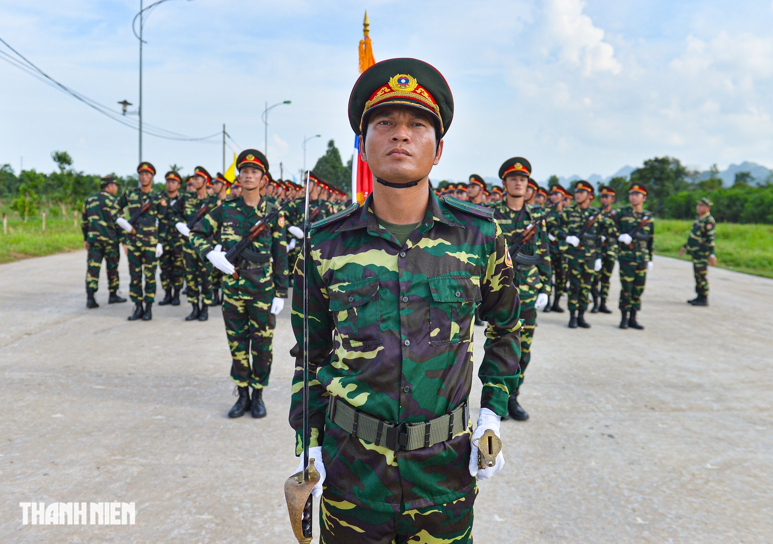 Khối trưởng quân đội Lào: 'Tình cảm người dân Việt Nam dành cho chúng tôi là vô giá’- Ảnh 8.