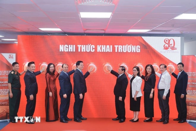 ttxvn-inauguration-of-the-news-center-for-experiment-1.jpg