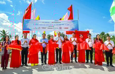 លេខាបក្សខេត្ត Nguyen Ho Hai បានចូលរួមពិធីសម្ពោធស្ពាន Kenh Coi Ba។