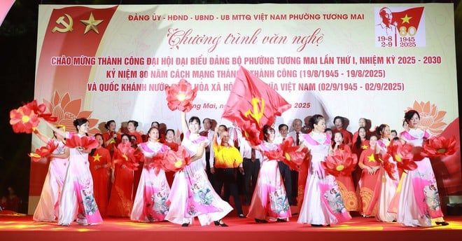 Tưng bừng đêm văn nghệ chào mừng Đại hội Đảng bộ phường Tương Mai lần thứ I- Ảnh 3.