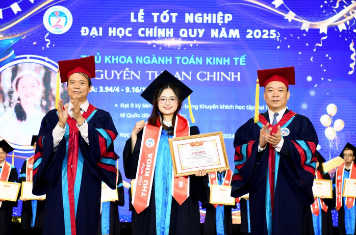 Hơn 50% sinh viên ĐH Kinh tế Quốc dân tốt nghiệp loại xuất sắc- Ảnh 3.