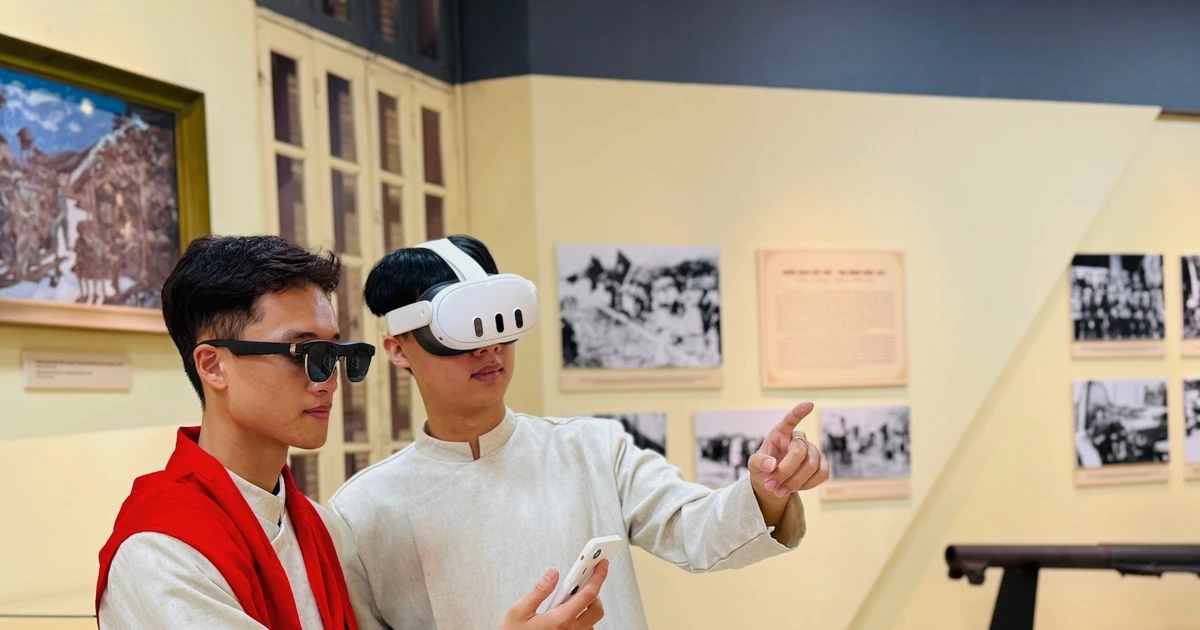 Experience AR technology connected to the real world at the Vietnam Revolution Museum