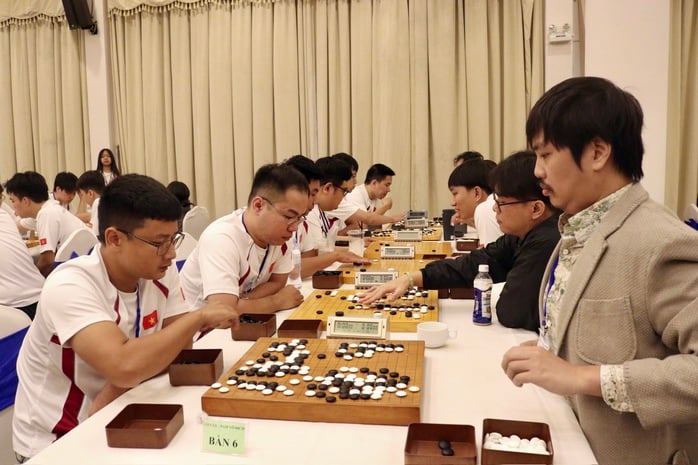 Nóng bỏng các cuộc tranh tài Giải Vô địch cờ vua xuất sắc quốc gia 2025 - Ảnh 4.