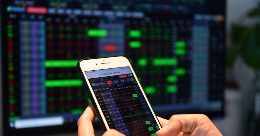 Stocks on fire: 2.6 billion USD changed hands, VN-Index plummeted