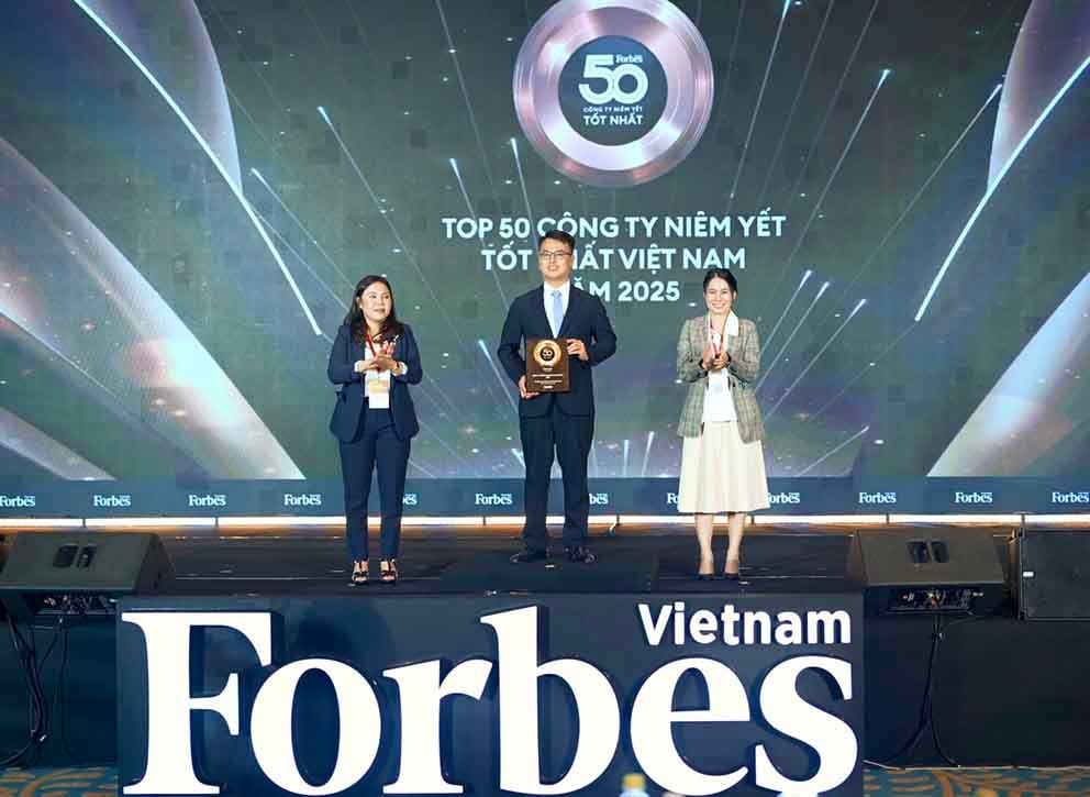 FPT Retail in Top 50 best listed companies in Vietnam
