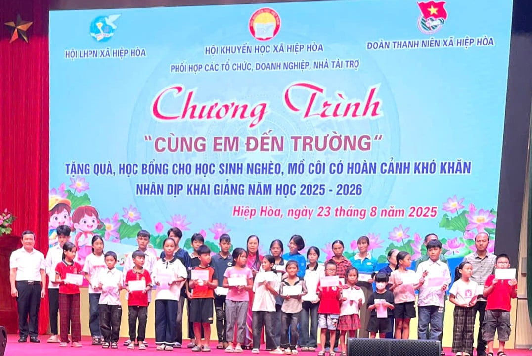 Bắc Ninh: Hơn 500 phần quà đến với trẻ em nghèo trước thềm năm học mới- Ảnh 2.