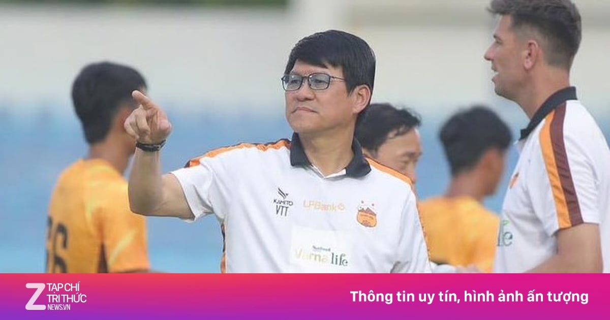 HAGL 기술 이사 Vu Tien Thanh이 옐로 카드를 받게 된 상황