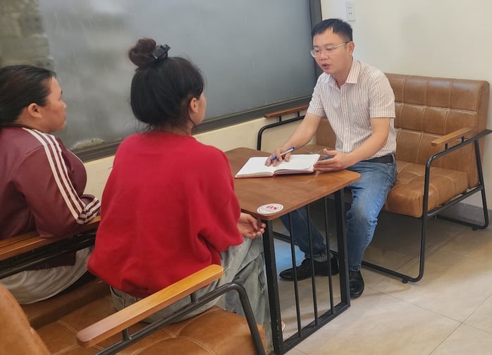 Nữ sinh bị hiệu trưởng nói 