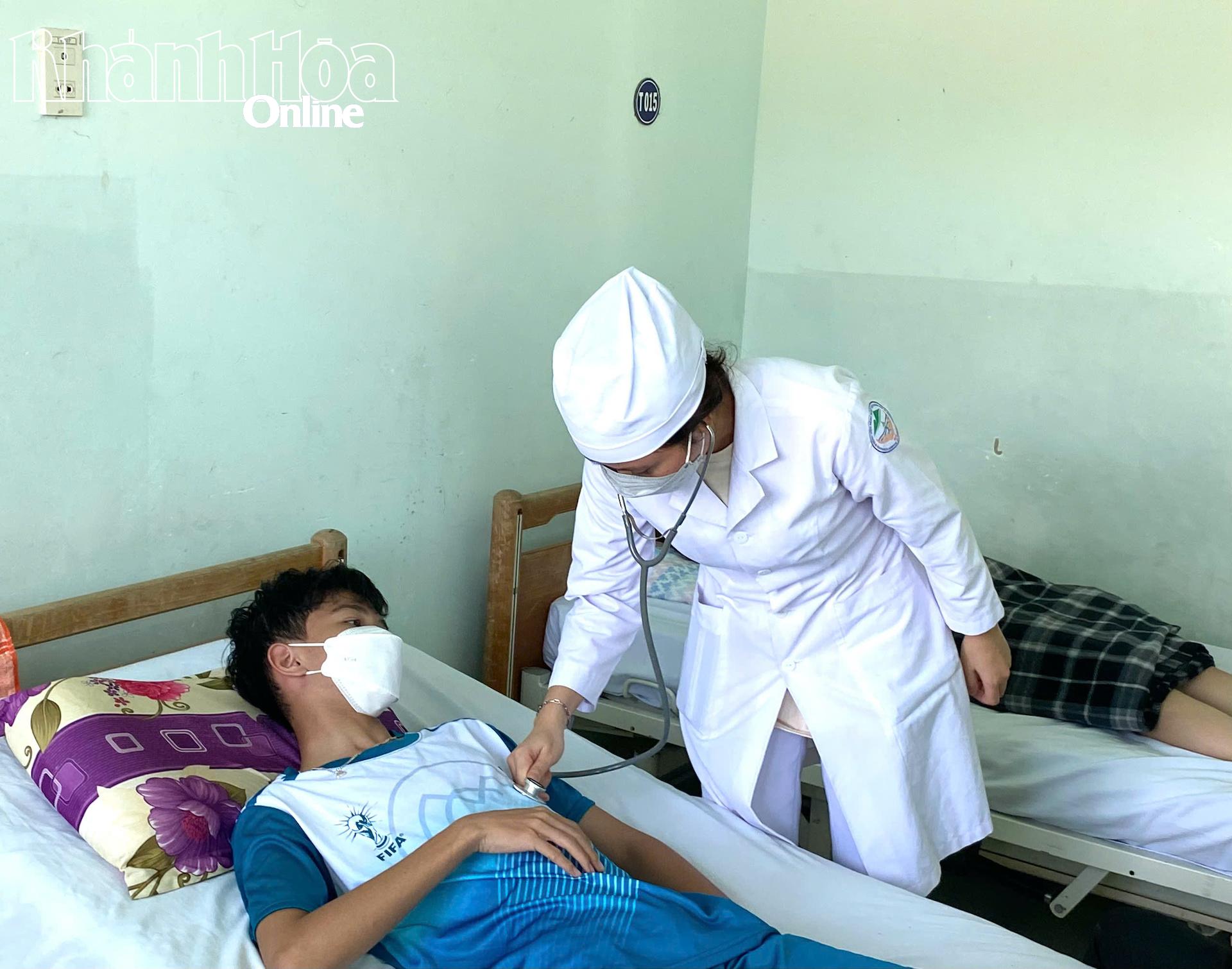 ការព្យាបាលជំងឺគ្រុនឈាមនៅមន្ទីរពេទ្យខេត្តសម្រាប់ជំងឺត្រូពិច។