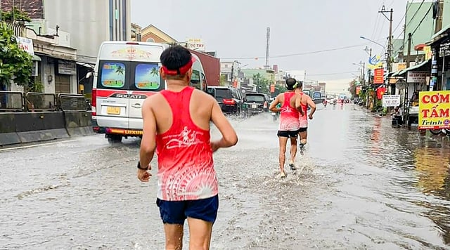 Chạy bộ 800 km về thành phố mang tên Bác: Hành trình chinh phục bản thân- Ảnh 4.