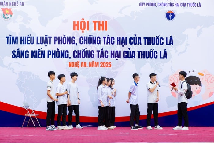 Phòng chống tác hại của thuốc lá trong nhà trường: Cần sự vào cuộc đồng bộ từ nhiều phía- Ảnh 2.