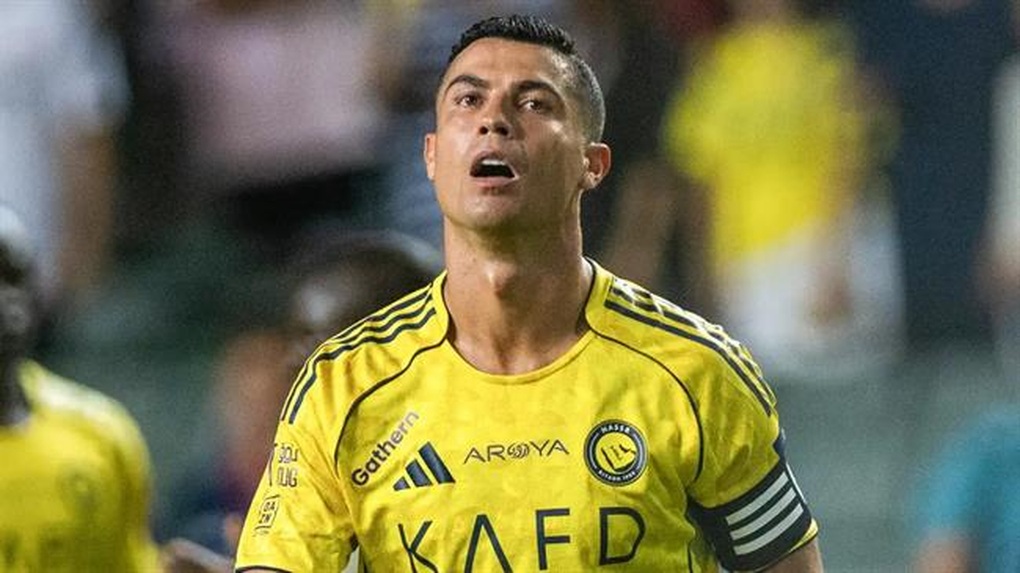 C.Ronaldo ghi bàn nhưng vẫn thất bại cay đắng ở chung kết - 1