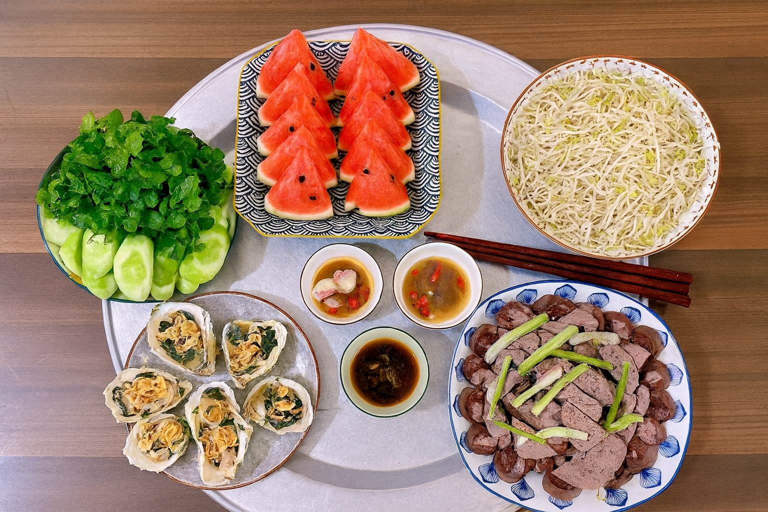 12 mâm cơm ngon cuối tuần, cả nhà quây quần thưởng thức trước giờ diễu binh A80- Ảnh 2.