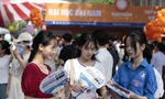 2025年に大学入学希望者を選ぶ。写真：NHU Y