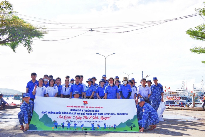 “Ngày thứ Bảy tình nguyện” đã thu gom hơn 1 tấn rác thải ở Phú Quốc - Ảnh 3.