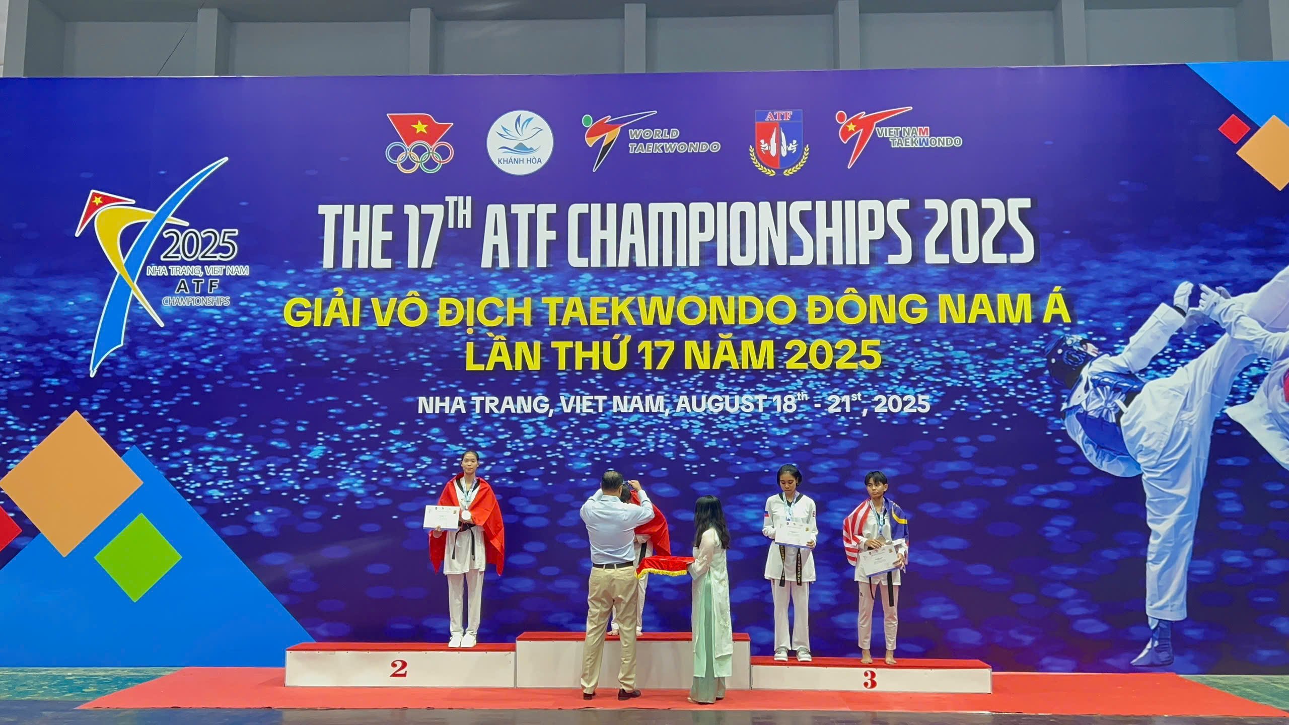 Lai Chau Taekwondo a remporté la première médaille d'or au Championnat de taekwondo des jeunes d'Asie du Sud-Est...