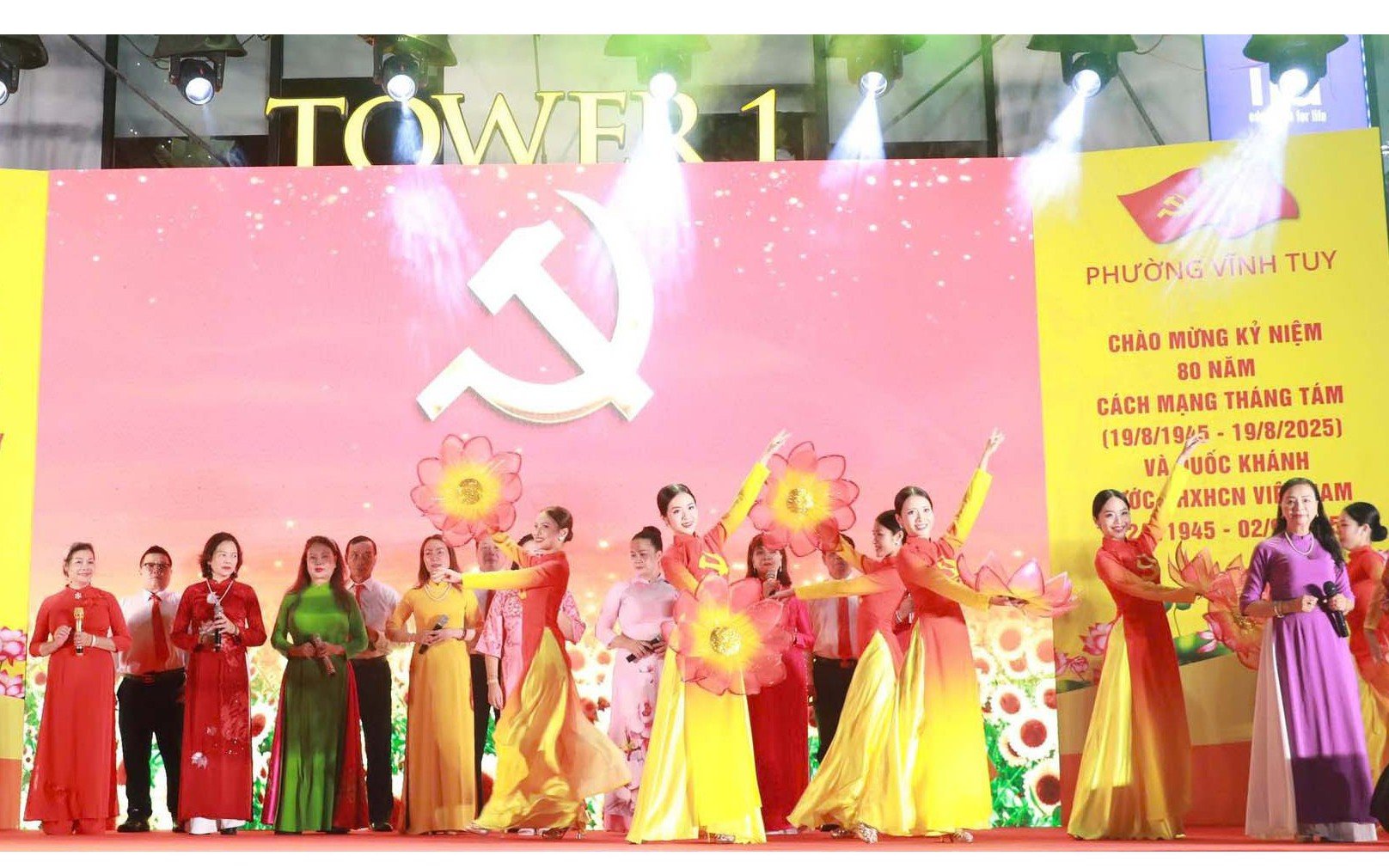 Un programme artistique exceptionnel pour saluer le succès du Congrès du quartier de Vinh Tuy