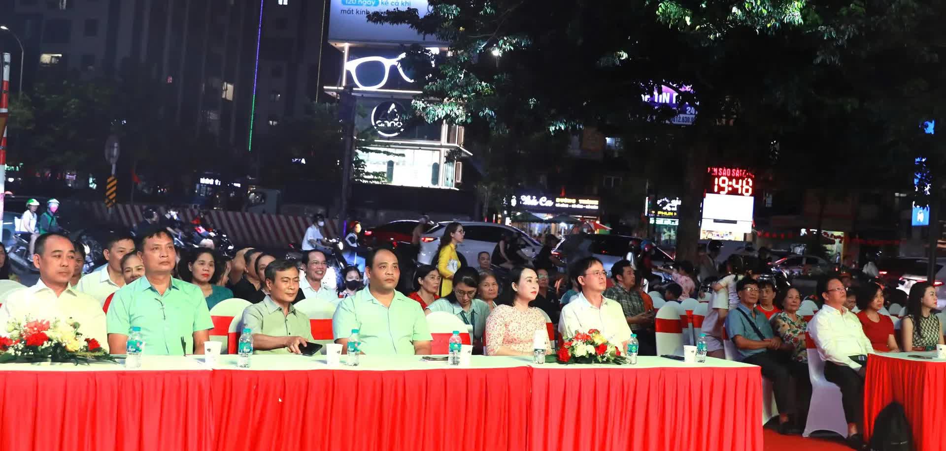 Đặc sắc chương trình nghệ thuật chào mừng thành công Đại hội đại biểu phường Vĩnh Tuy- Ảnh 1.