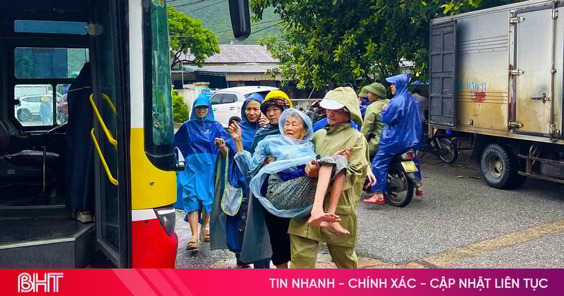 Ha Tinh ជម្លៀសប្រជាជនជាបន្ទាន់ពីតំបន់គ្រោះថ្នាក់ មុនពេលព្យុះទី 5 បោកបក់មកលើដី