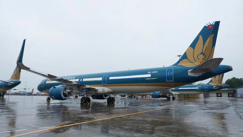 Los aeropuertos de Tho Xuan y Dong Hoi cerraron temporalmente para hacer frente a la tormenta número 5