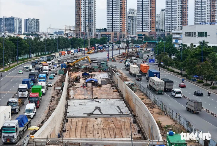4 gói thầu ở nút giao An Phú thuộc diện 'cảnh báo đỏ': Chờ giải pháp đột phá tuần tới- Ảnh 1.