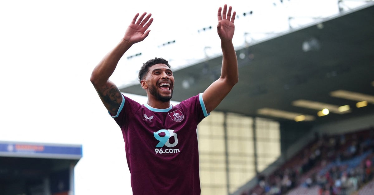 ការប្រកួត Premier League ត្រូវបានផ្អាកដោយហេតុផលដ៏កម្រ