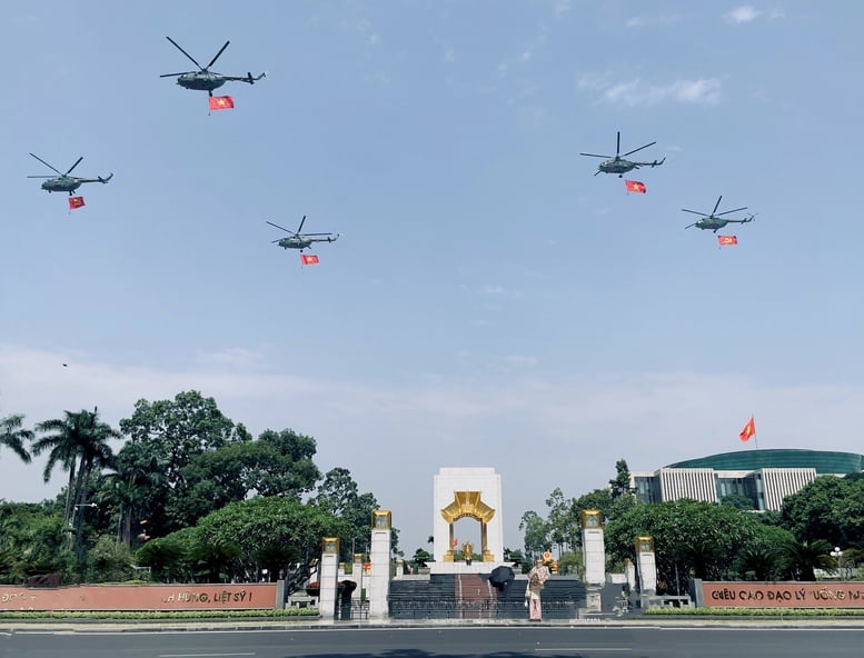 Cận cảnh dàn máy bay lần đầu hợp luyện trên bầu trời Hà Nội- Ảnh 8.