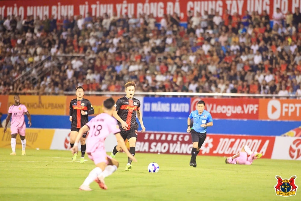 Ninh Binh vs Thanh Hoa 2.jpg