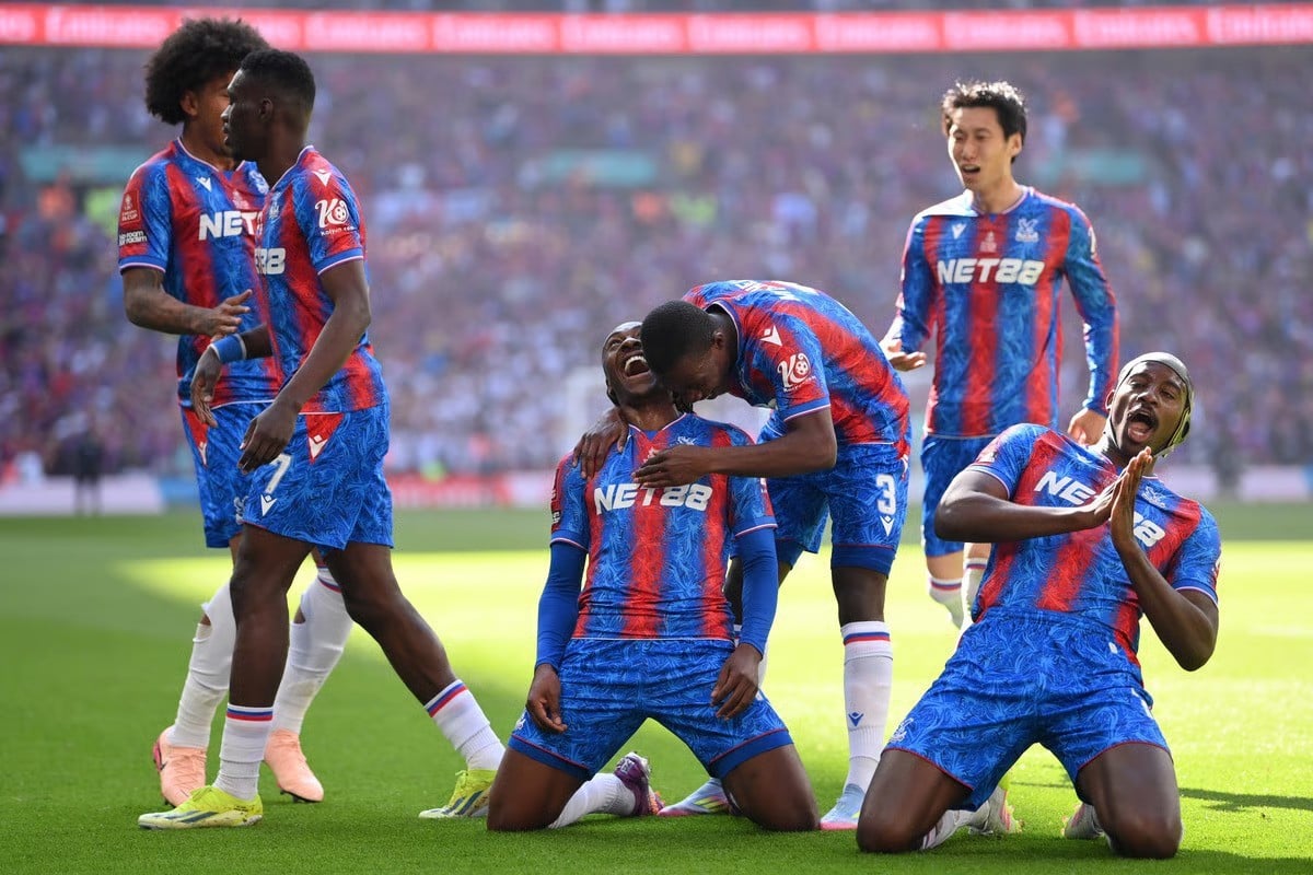 eze-vs-man-city.jpg