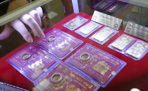 Gold price today August 24: Gold rings set a new record but buyers still lose money