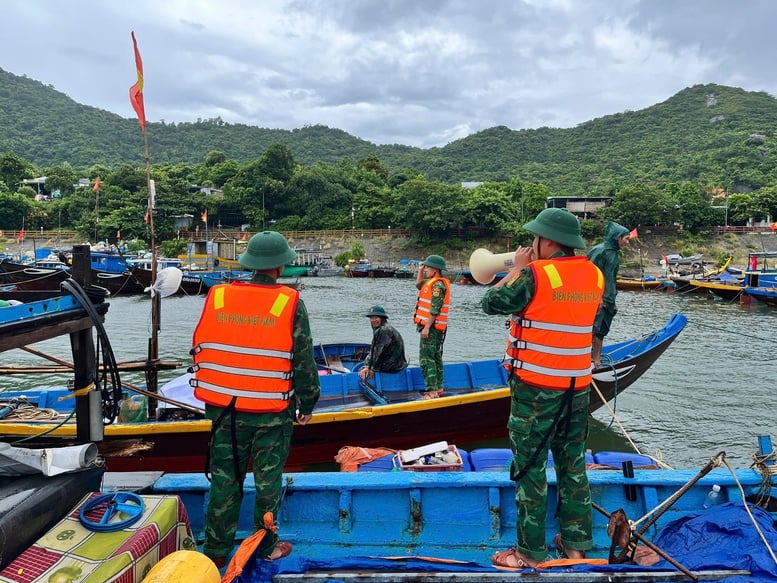Đà Nẵng cấm biển, sẵn sàng sơ tán người dân khỏi khu vực nguy hiểm- Ảnh 2.