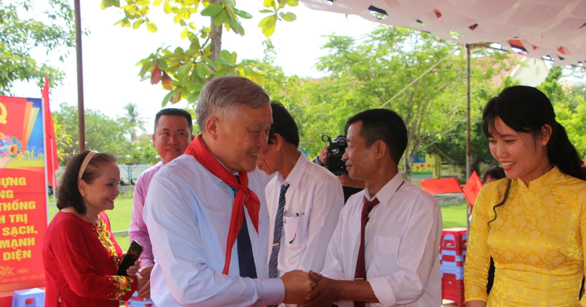เมือง Khanh Hoa มีโรงเรียนประถมศึกษาที่ตั้งชื่อตามวีรบุรุษกองทัพ Nguyen Luu
