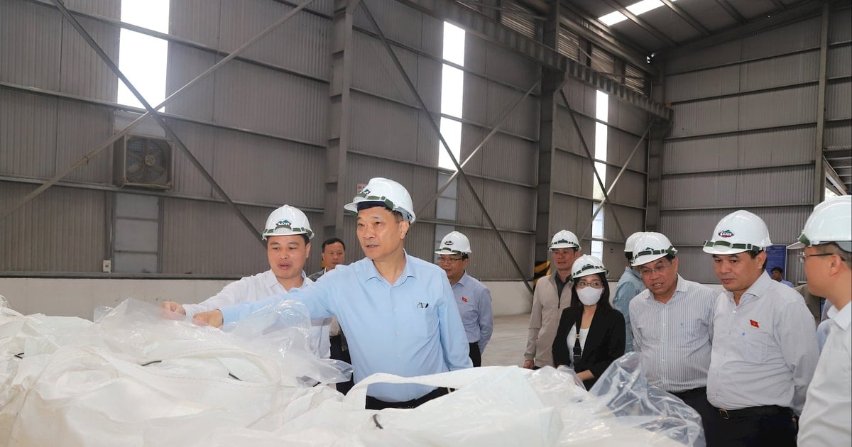 Lam Dong Aluminum overcomes difficulties and strives forward