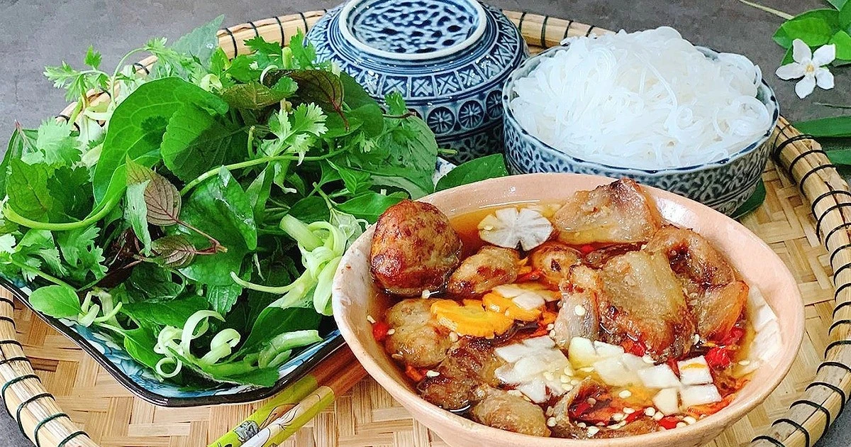 Many Vietnamese street foods are in the top 100 best meat dishes in Southeast Asia.