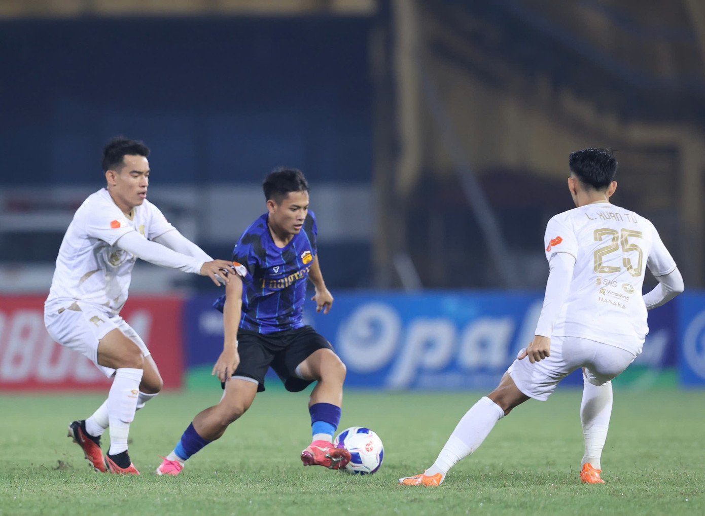 ha-noi-vs-hagl-3.jpg