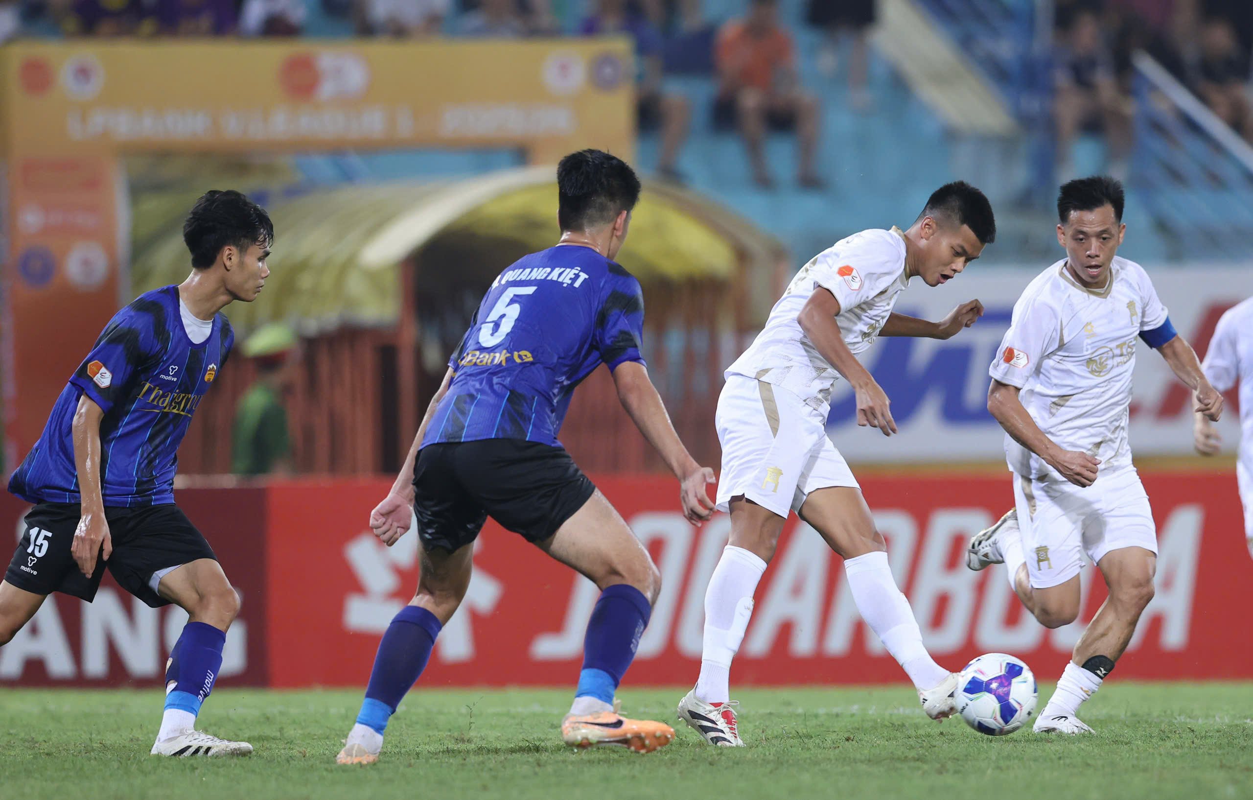 HAGL ដែលជា 'កំណែ 2K' ក្មេងបំផុតនៃ V-League ភ្ញាក់ផ្អើលជាមួយនឹងការផ្លាស់ប្តូរដ៏អស្ចារ្យរបស់វា - រូបថត 3 ។