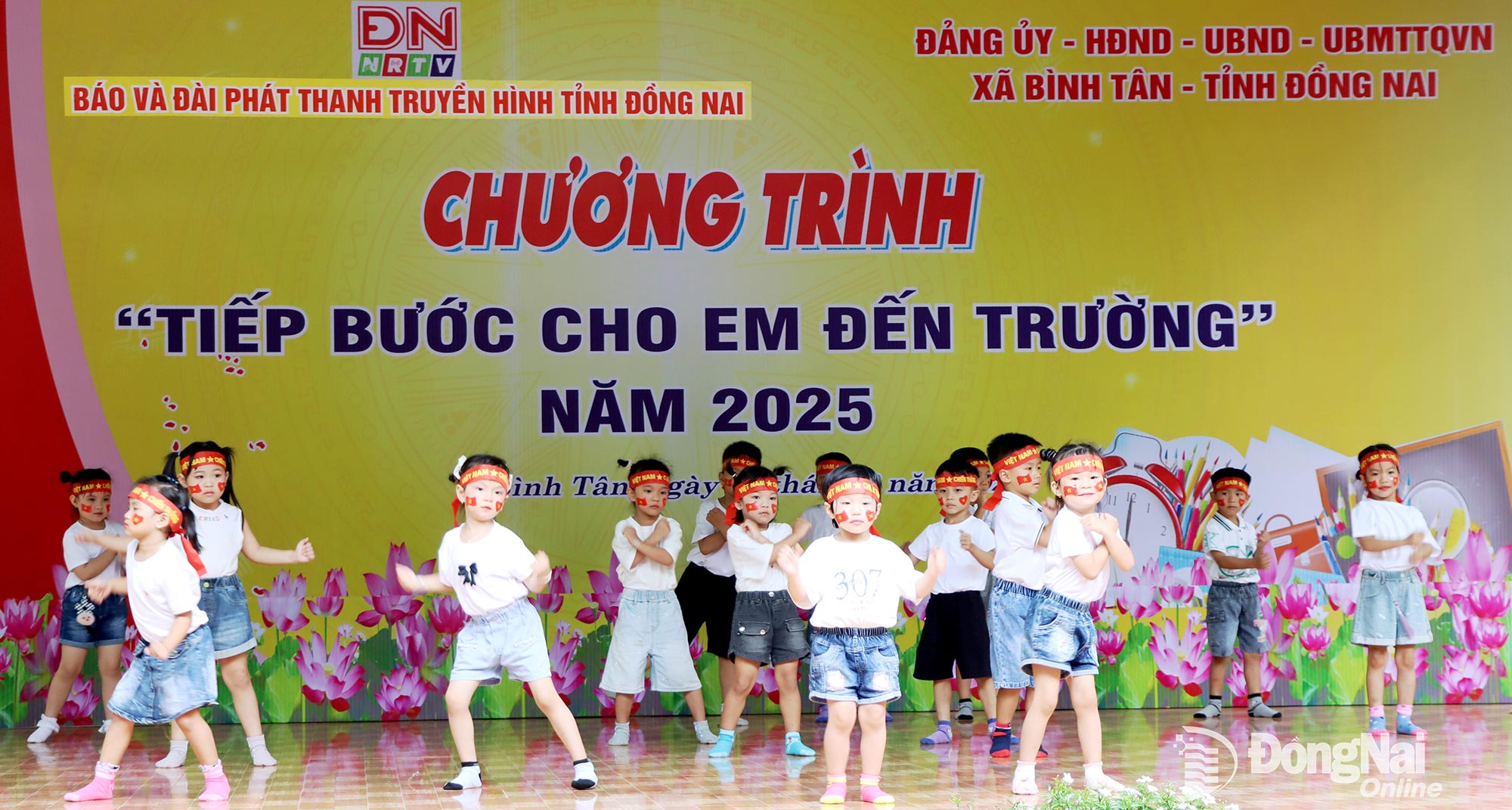 ការសម្តែងនៅក្នុងកម្មវិធី។ រូបថត៖ ថាញ់ ម៉ាង