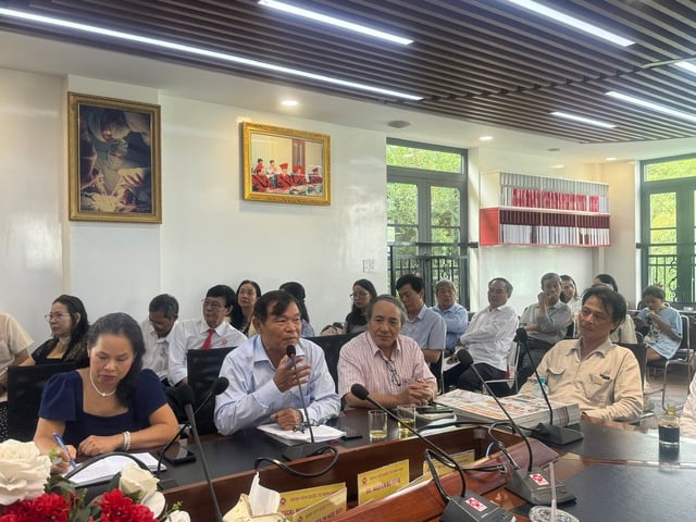 “អ្នកនិពន្ធ ង្វៀន ហូយណាំ មានបេះដូងដែលលោតមិនសម្រាប់តែគាត់” - រូបថត ៣.
